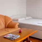 Tina Apartment In Town Centre With Free Parking
