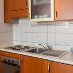 Tina Apartment In Town Centre With Free Parking
