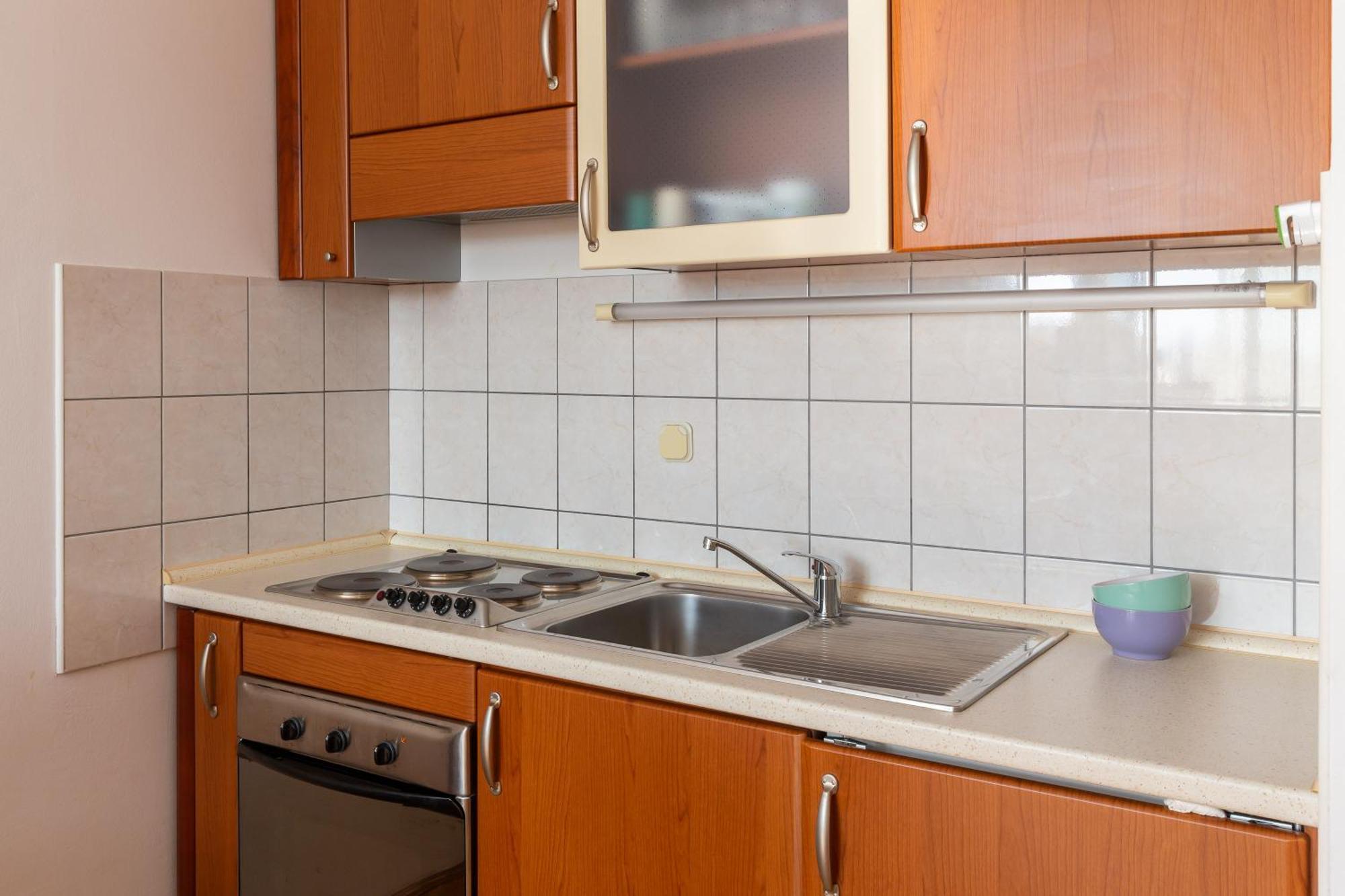 Apartment Tina In Town Centre With Free Parking Makarska
