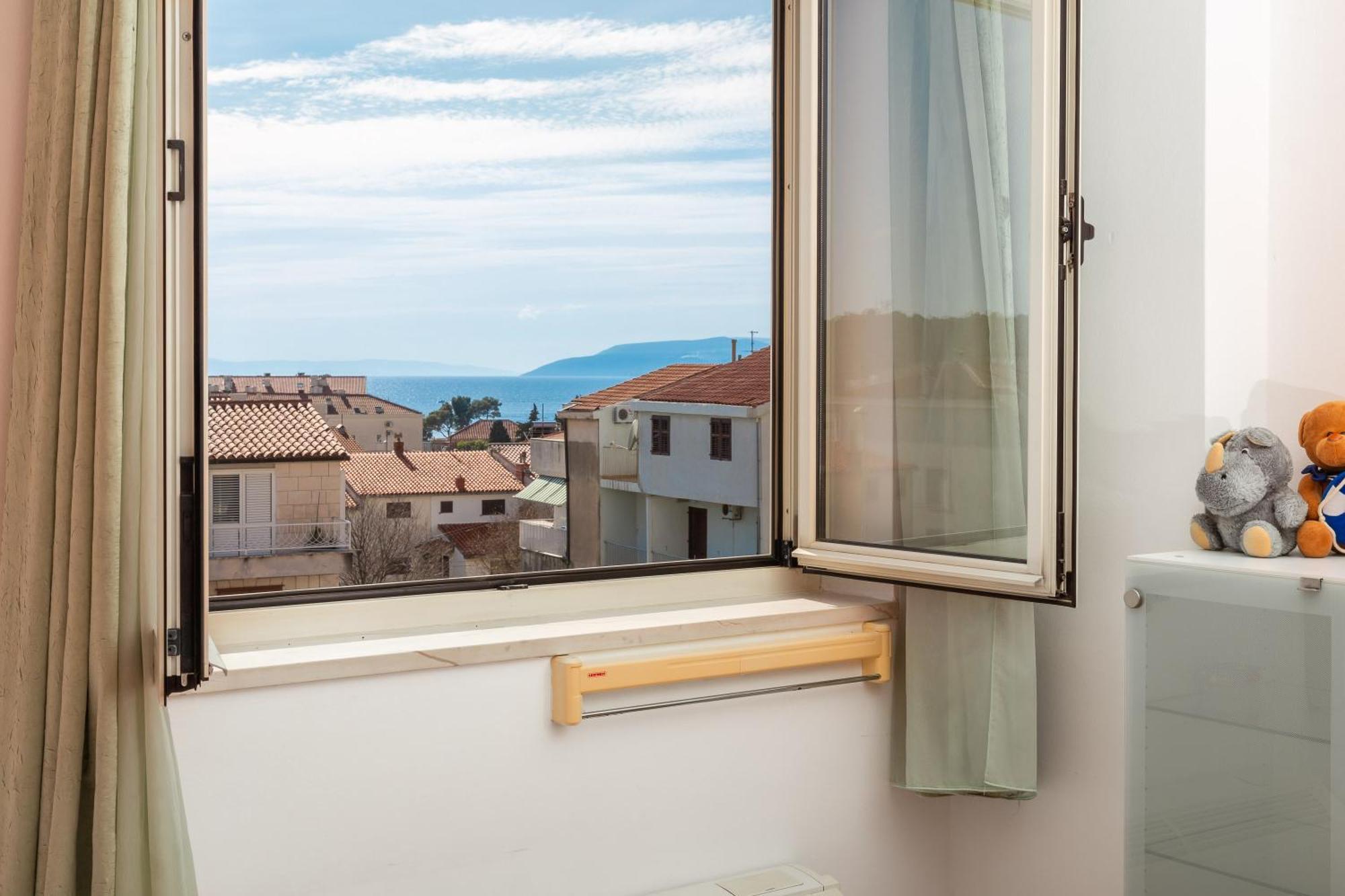 Tina In Town Centre With Free Parking * Makarska